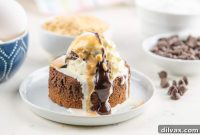 Ultimate Peanut Butter Chocolate Molten Cakes