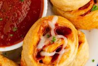 Cheesy Pepperoni Pizza Spirals