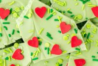 No-Bake 3-Ingredient Grinch Bark