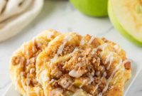 Spiced Apple Crumble Danish