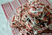 Peppermint Oreo Krispie Bars