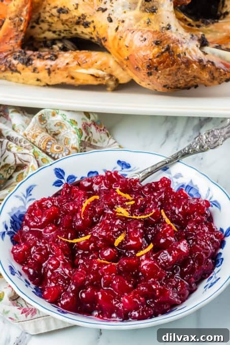 Whole cranberries, sugar, orange juice and orange zest with a touch of cinnamon.