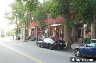 More traditional architecture and storefronts in Wickford