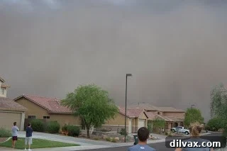 Haboob approaching, sky turning orange and brown with dust