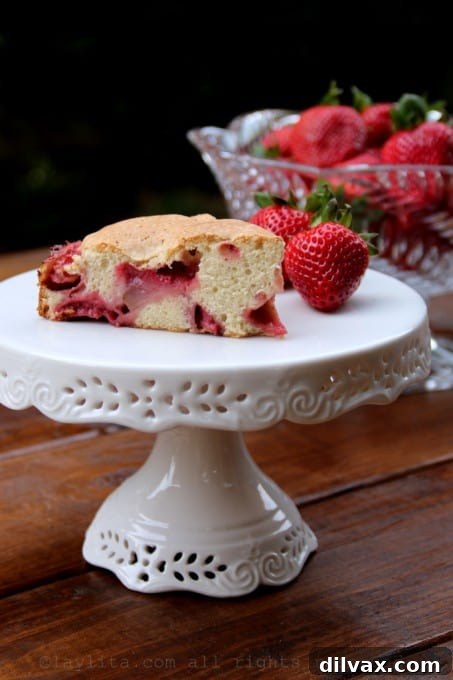 Simple and Delicious Easy Strawberry Cake
