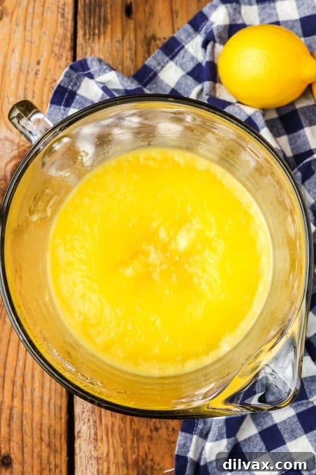 Perfectly cooked lemon curd, thick and ready to cool