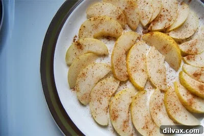 Golden Cinnamon Pear Rounds 2 Refreshing Cinnamon Pear Slices with lemon juice